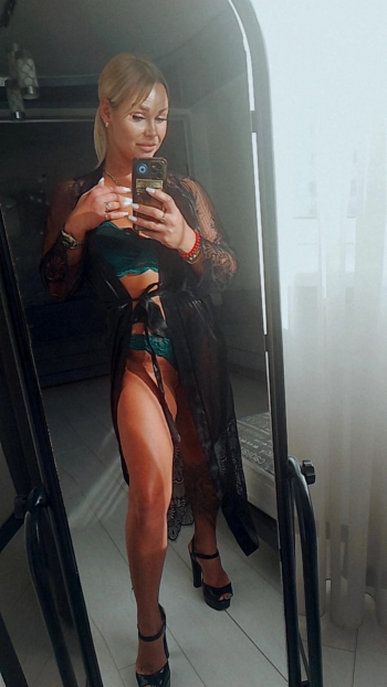 Валя Проститутка +7(981)214-21-80 - фото 1